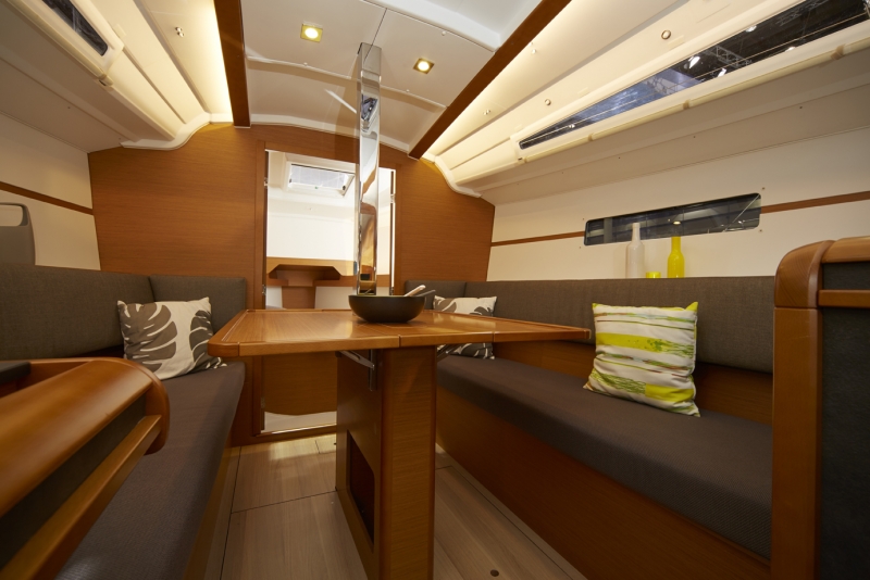 slider 6 Jeanneau Sun Odyssey 349